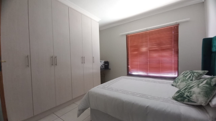 4 Bedroom Property for Sale in Langenhovenpark Free State